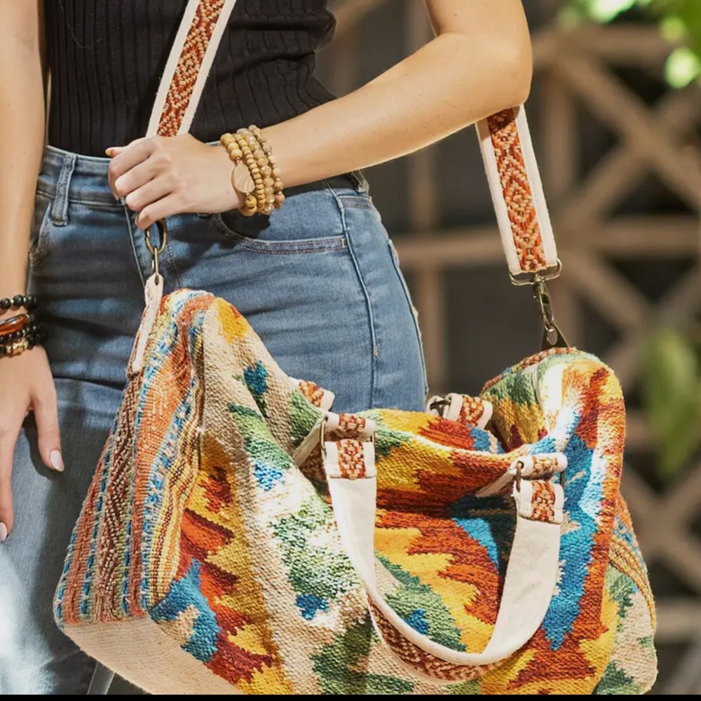 Bohemian Western Weekender Red/Orange Geometric Travel Bag NWT - Picture 3 of 13